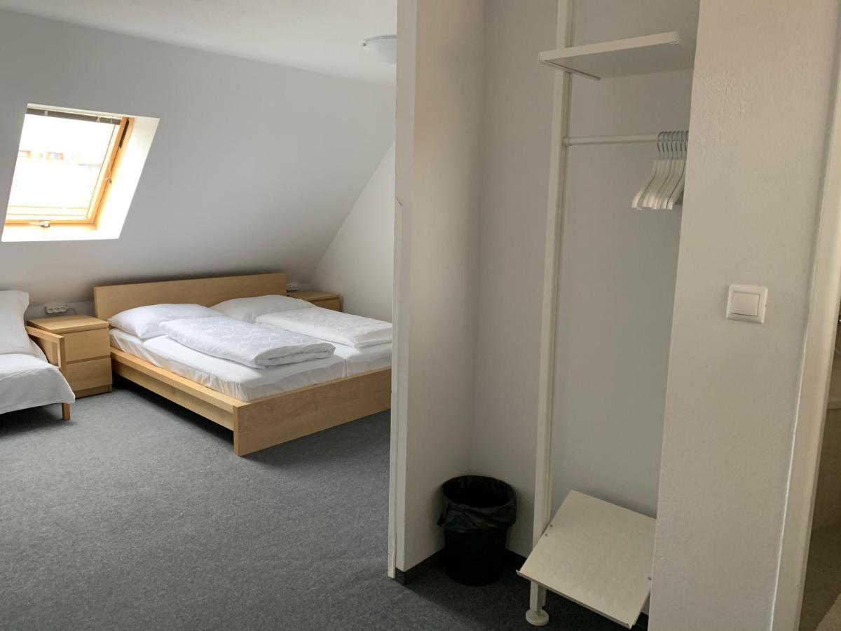 Penzion Holiday Trnava Exterior foto