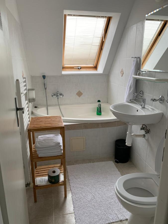 Penzion Holiday Trnava Exterior foto