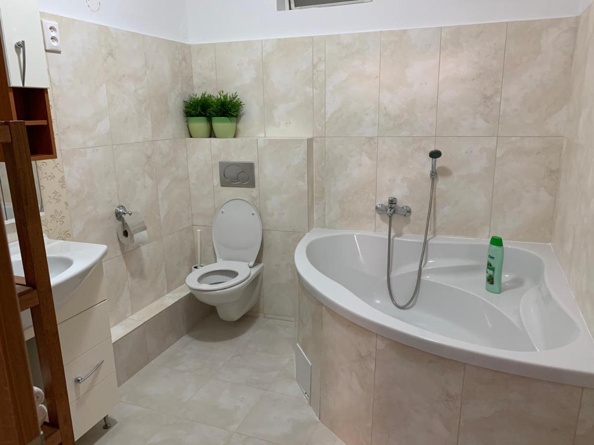 Penzion Holiday Trnava Exterior foto
